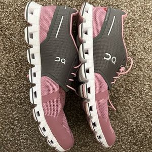 On Cloud 5 Running Shoe, Pink